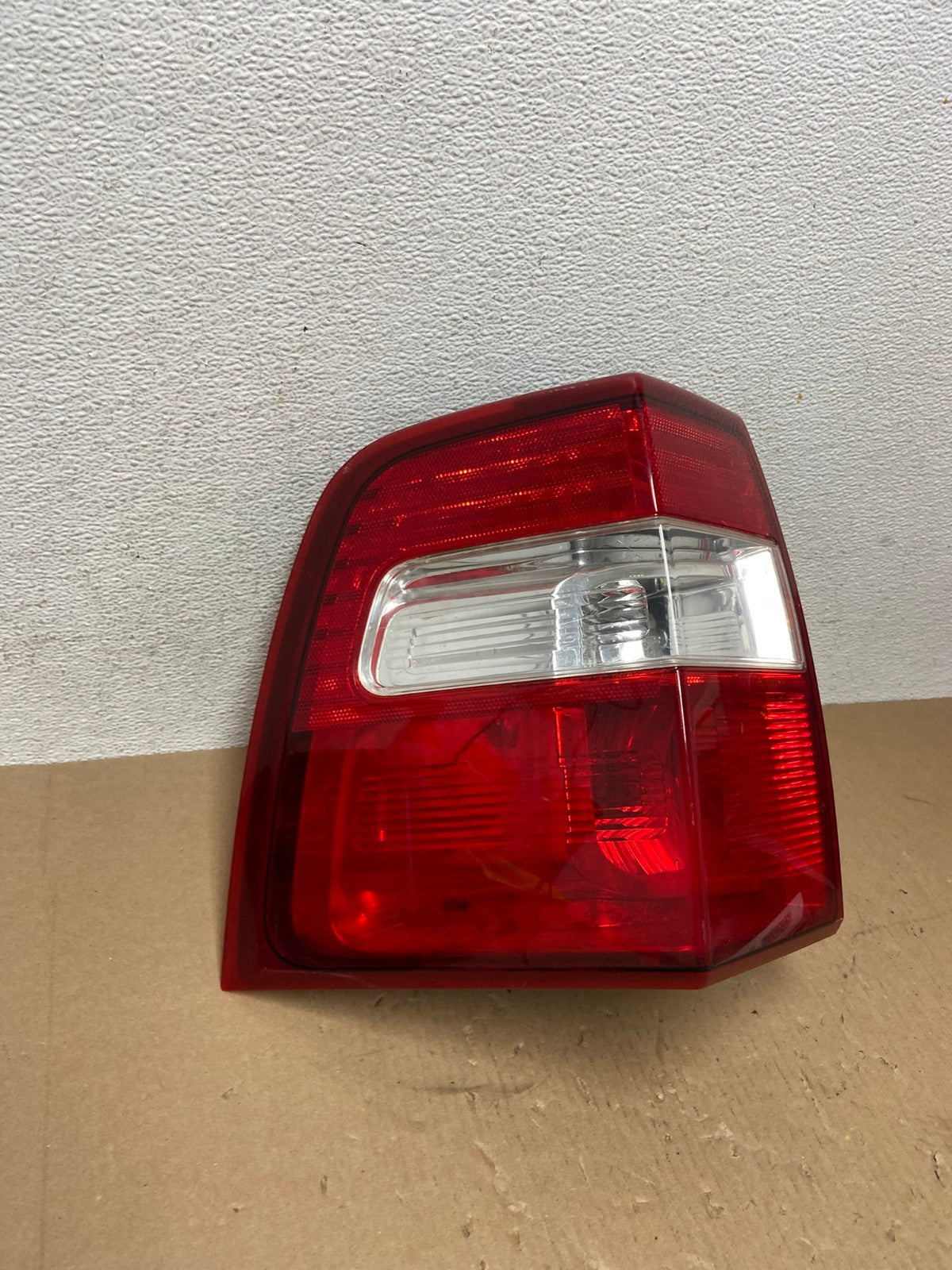 2007 to 2012 Ford Expedition Left Driver LH Side Tail light AD7689 LK1