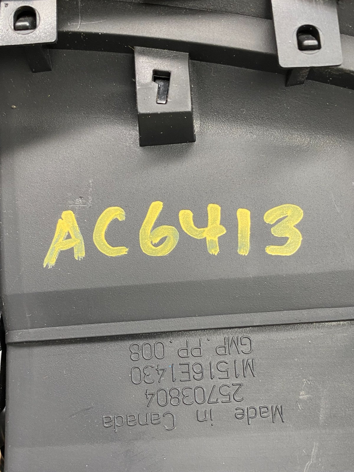 2004 to 2009 Cadillac SRX Front Center Dash A/C Air Vent ac6413 DG5