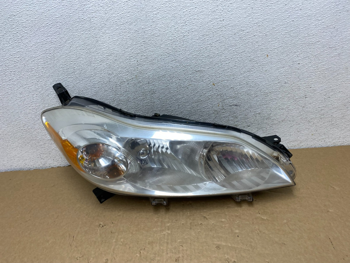 2009 to 2014 Toyota Matrix Right Passenger RH Side Halogen Headlight AF7321 DW0