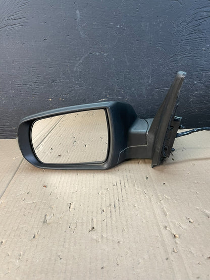 2011 - 2015 Kia Sorento Left Driver Lh Side Door Mirror Turn Signal AD86817