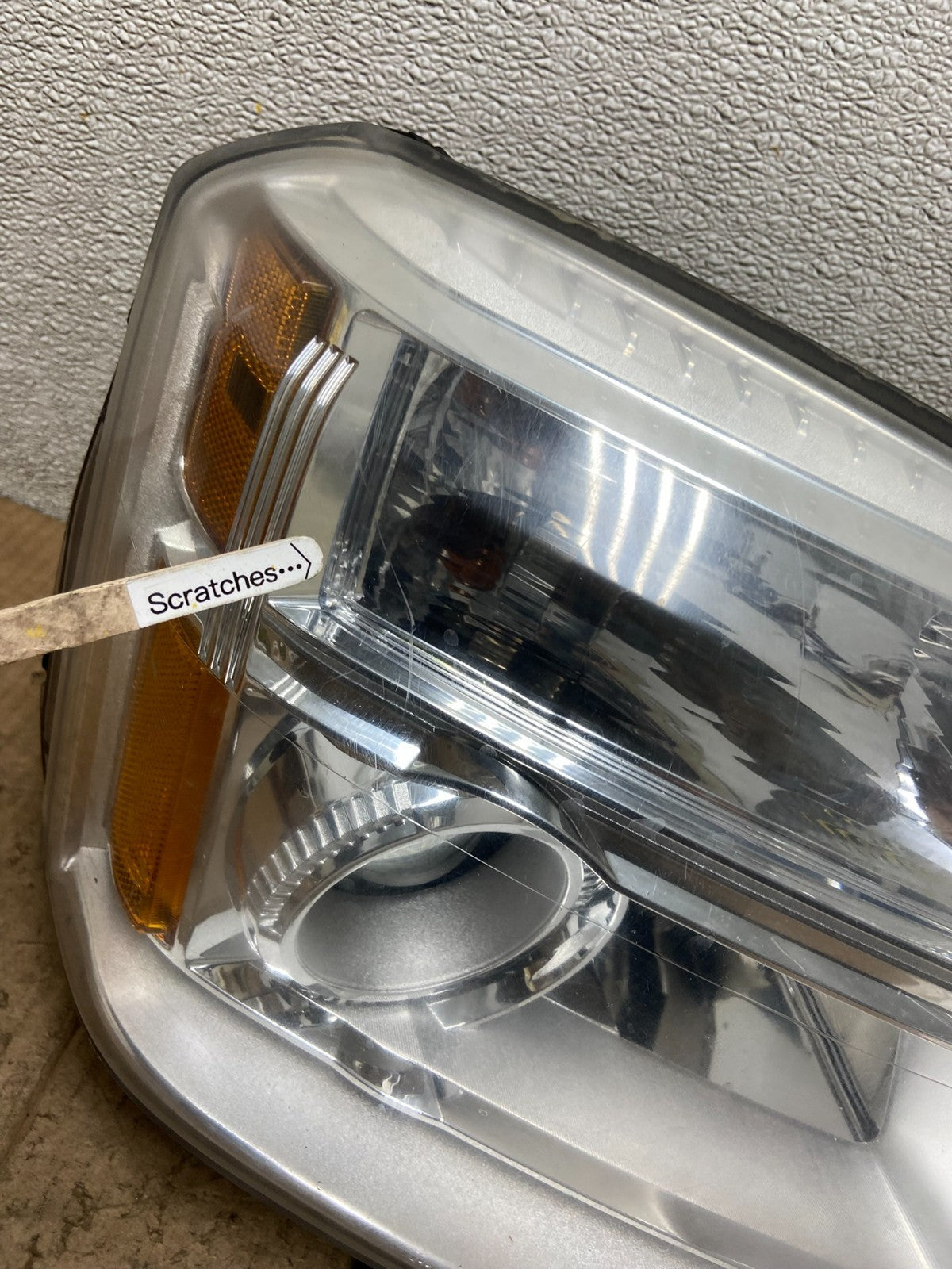 2010 to 2015 GMC Terrain Halogen Passenger Right Rh Side Headlight Oem AA8392 DW3
