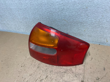 2002 2003 2004 Audi A6 Sedan Oem Right Passenger RH Side Tail Light Oem S5200 DG1