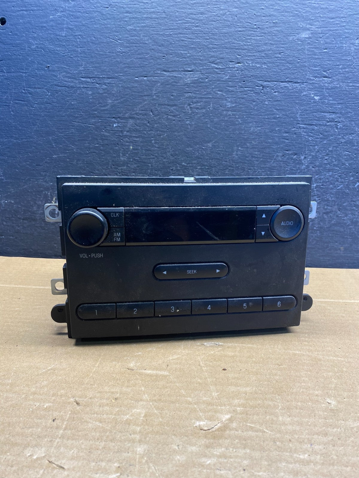 2011 to 2013 Ford F250 F350 Radio Audio AM/FM Receiver AD6612 DG0