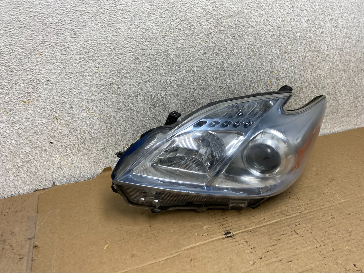 2010 - 2011 Toyota Prius Left Driver LH Blue Halogen Headlight AH8088 DW1
