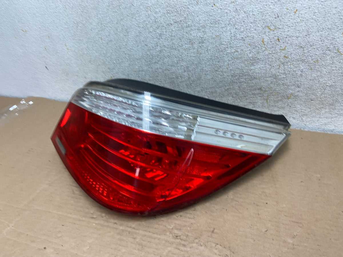 2008 2009 2010 BMW 5 525i 530i Right Passenger Rh Tail Side Light AH9493 LK1