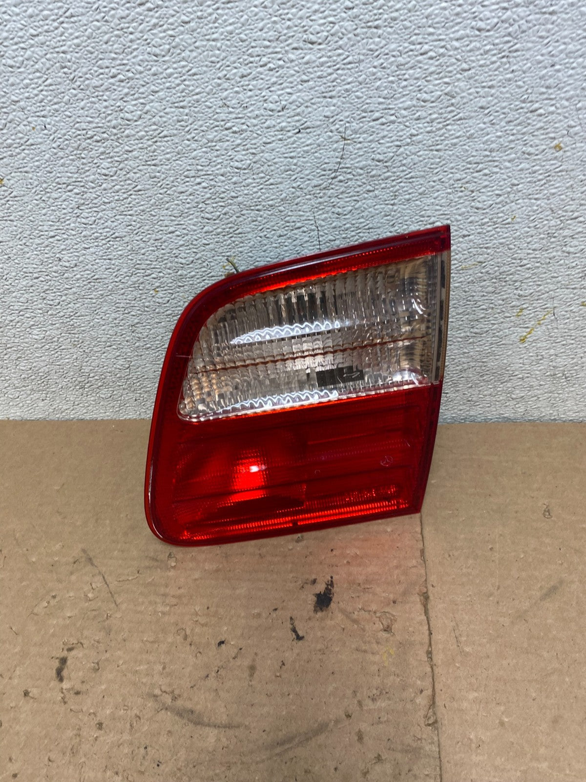 2000-2003 Mercedes-Benz E-Class E320 Wagon Right Passenge Inner Tail Light P52060