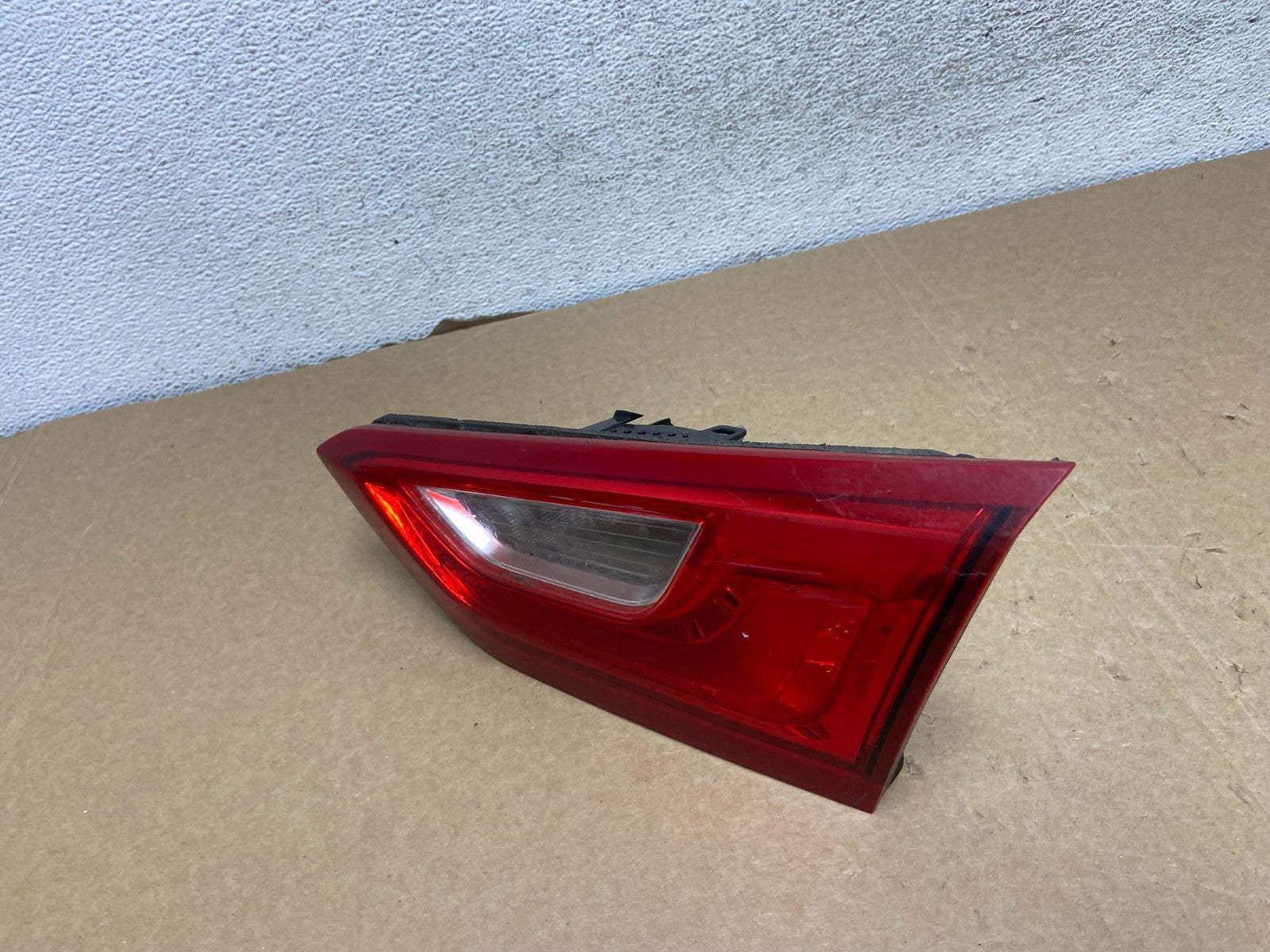 2016 - 2019 Chevrolet Malibu Right Passenger RH Inner Tail Light AF7299 DW1