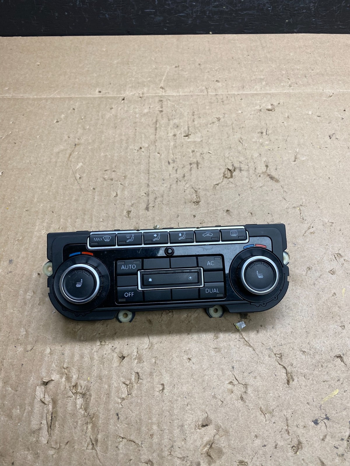 2009 - 2012 Volkswagen CC Center Climate Control Panel AC Heater X5976 DG0
