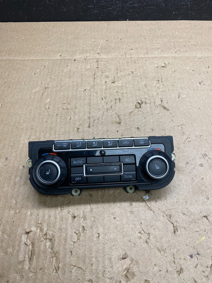 2009 - 2012 Volkswagen CC Center Climate Control Panel AC Heater X5976 DG0