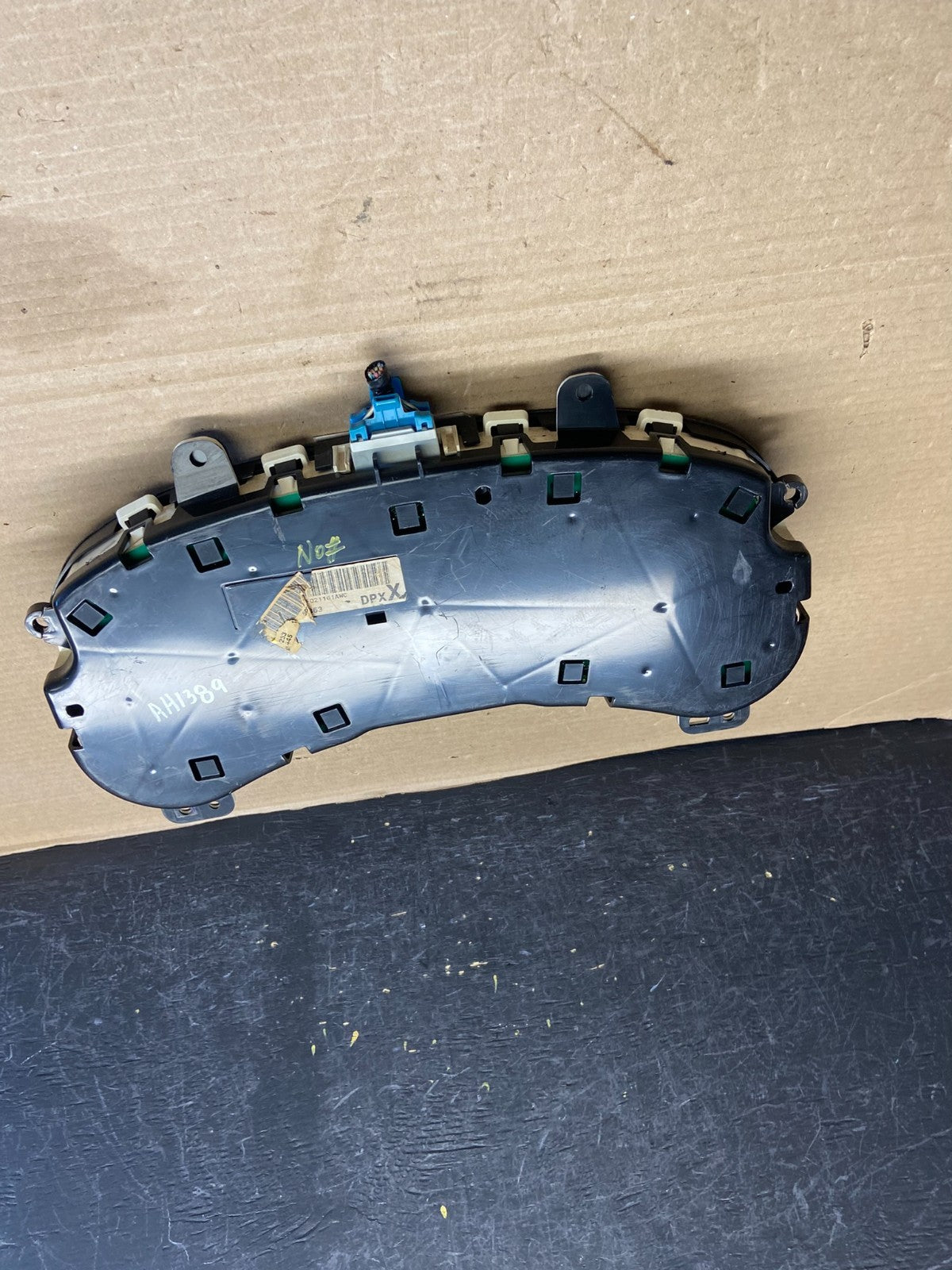 2002 - 2005 GMC Envoy Speedometer Cluster Gauge AH13895