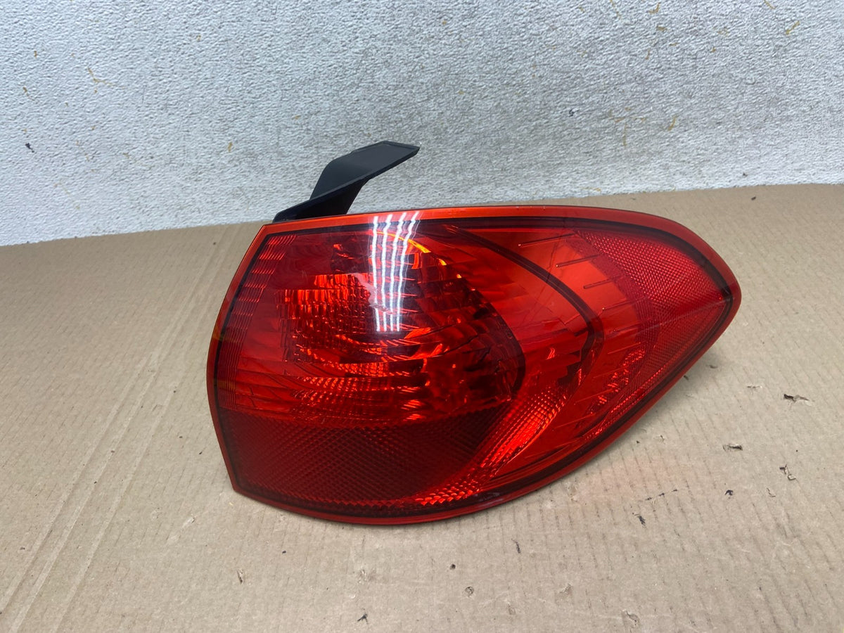 2008 to 2014 Subaru Tribeca Right Passenger RH Side Tail Light AI9501 LK0