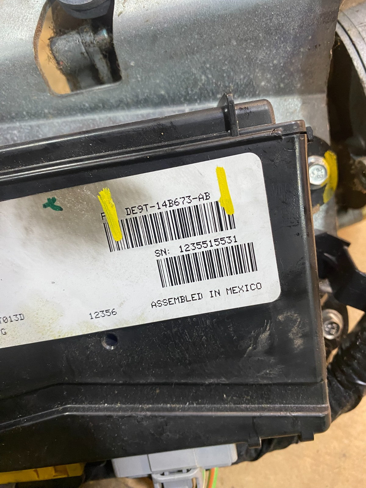 2010-2019 Licnoln MKT Power Motor Liftgate Tailgate Control Module Oem Z2412  DG10