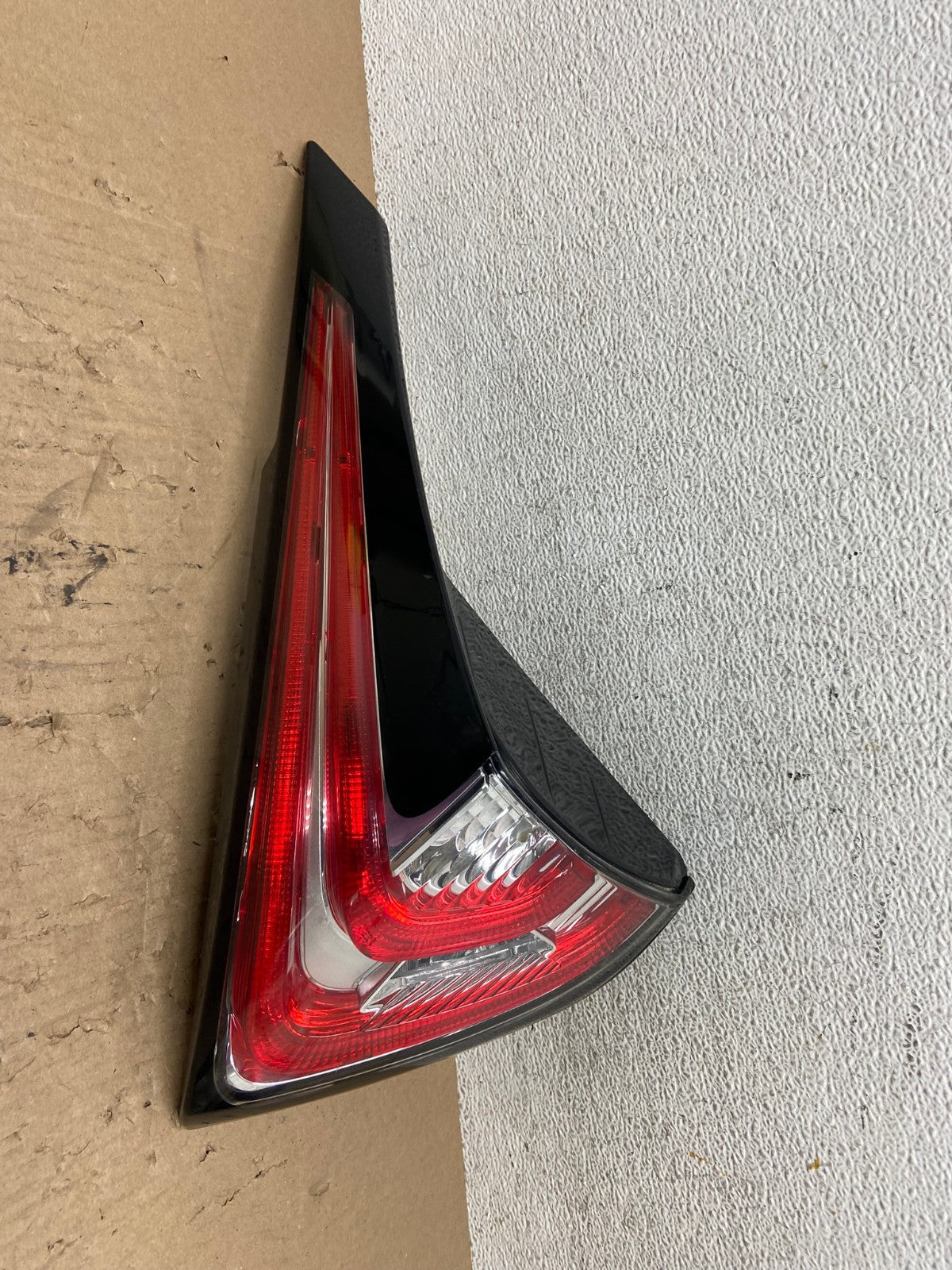 2015 to 2018 Nissan Murano Right Passenger Side Tail Light Inner AE8874 LK0