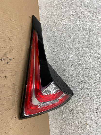2015 to 2018 Nissan Murano Right Passenger Side Tail Light Inner AE8874 LK0