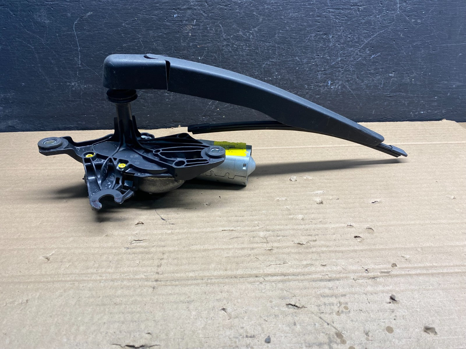 2011 to 2019 Ford Explorer Rear Windshield Wiper Motor ad9467 DG1