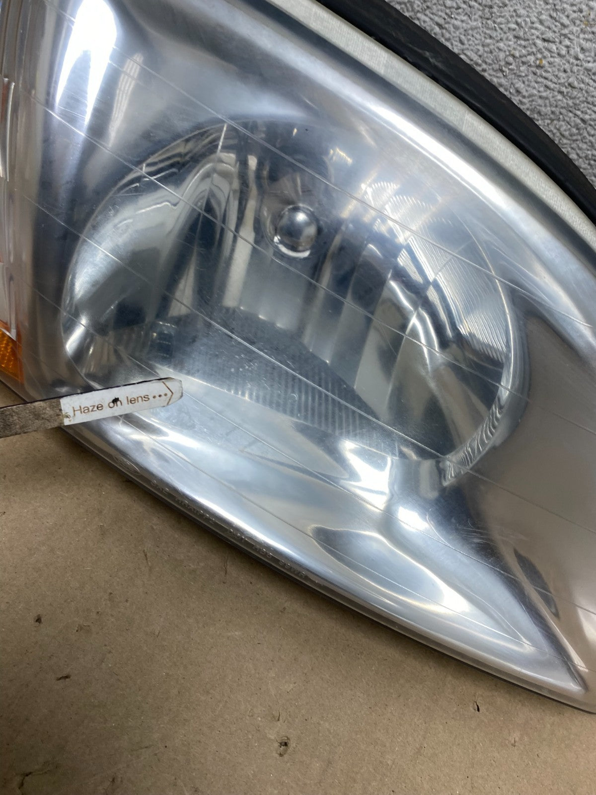 1999 to 2003 Ford Windstar Left+Right Halogen Headlights AJ1964 DW5
