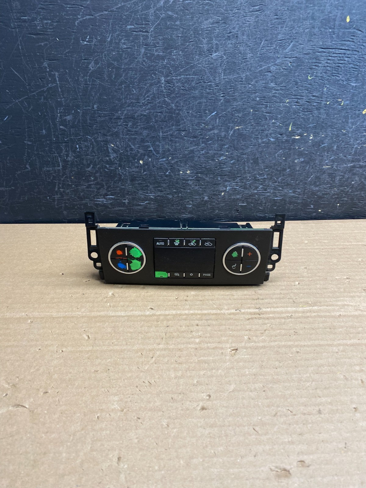 2007 to 2009 GMC Yukon Chevrolet Tahoe Climate Control A/C Panel AG0131 DG0