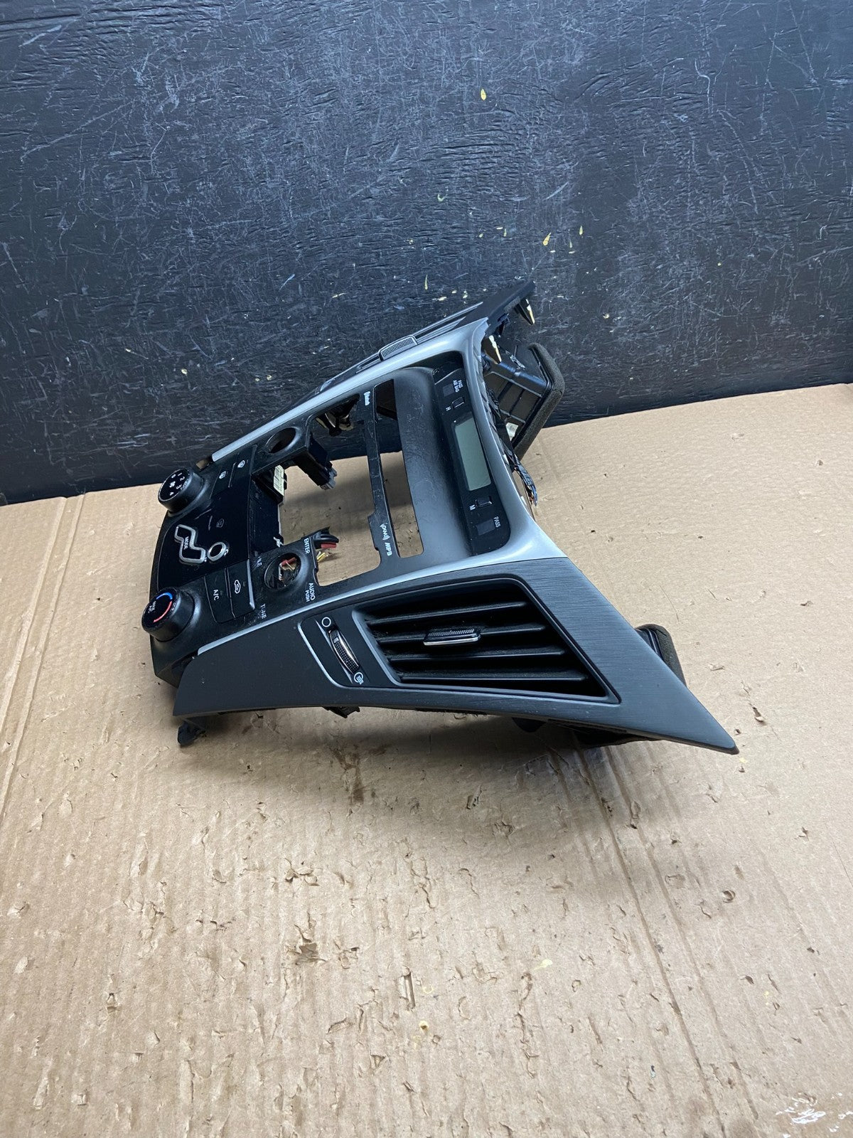 2011 - 2014 Hyundai Sonata Center Radio Climate Control Air Vent Bezel af6418 DG2