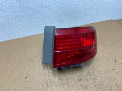 2005 Honda Accord Right Passenger Rh Side Tail Light Oem AC3235 DW2