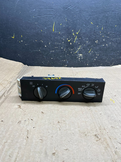 2001 - 2007 GMC Chevrolet Express 1500 Climate Control A/C X5722 DG0
