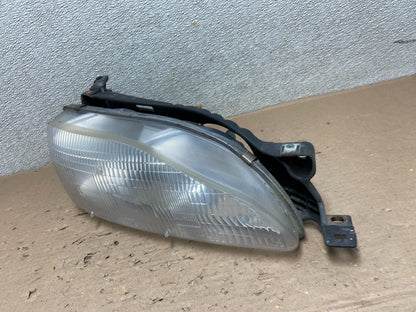 1995 to 1996 Toyota Camry Right Passenger RH Side Headlight OEM AB0898 DW1