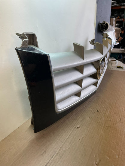 2002 to 2006 Cadillac Escalade Front Upper Grille Grill AF8521 DG2