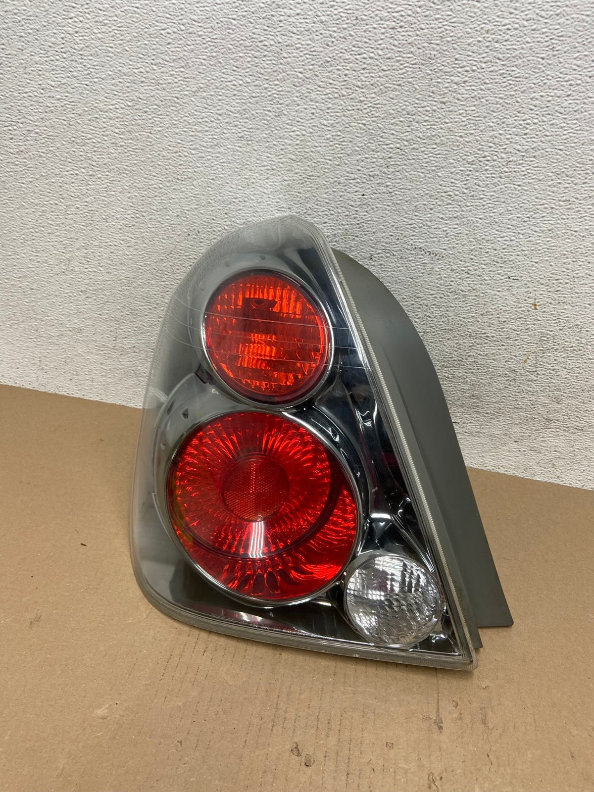 2005 to 2006 Nissan Altima Left Driver Side Tail Light AE7212 LK0