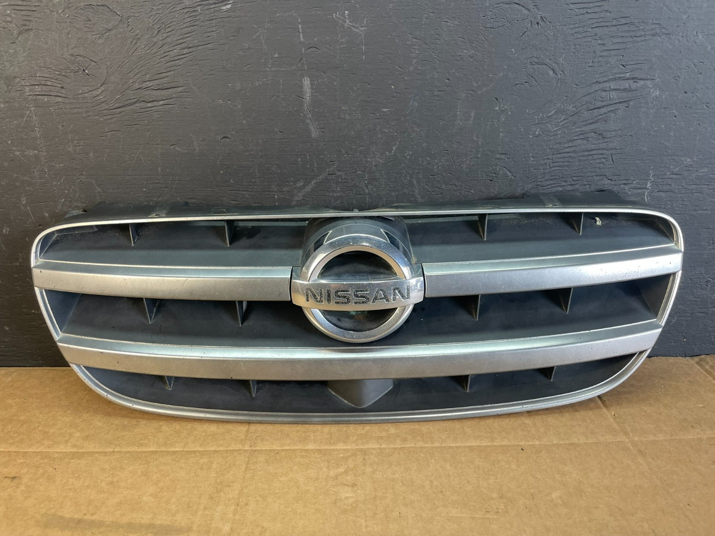 2002 to 2003 Nissan Maxima Front Upper Grill Grille AC5097 DG0