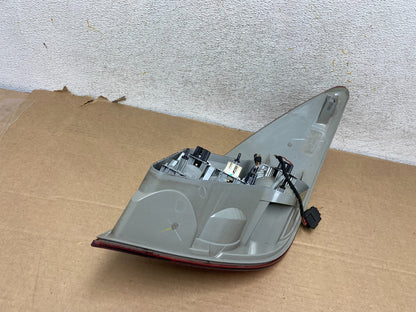 2006 - 2010 Mercedes W251 R-CLASS Right Passenger RH Side Tail Light AH3100 DW5