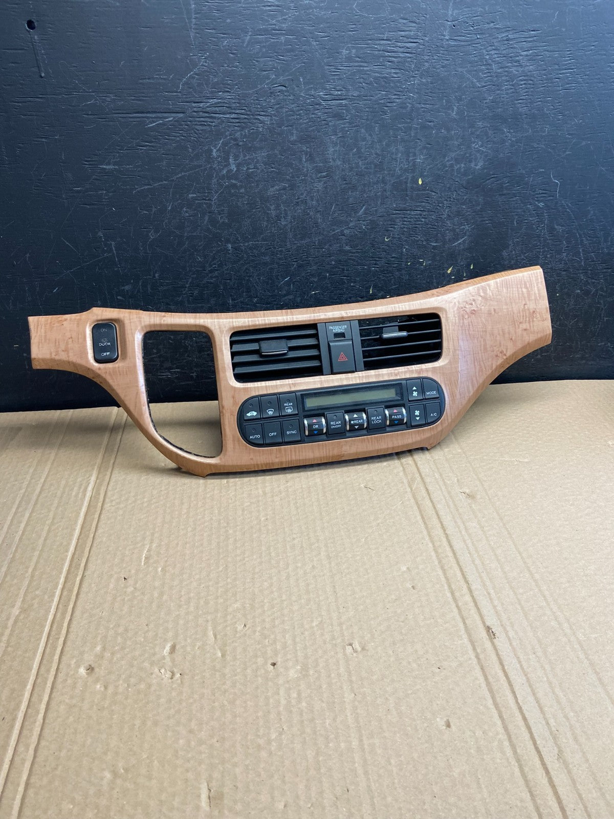 2005 to 2010 Honda Odyssey Radio Climate Control Dash Trim Bezel AF6125 DG0