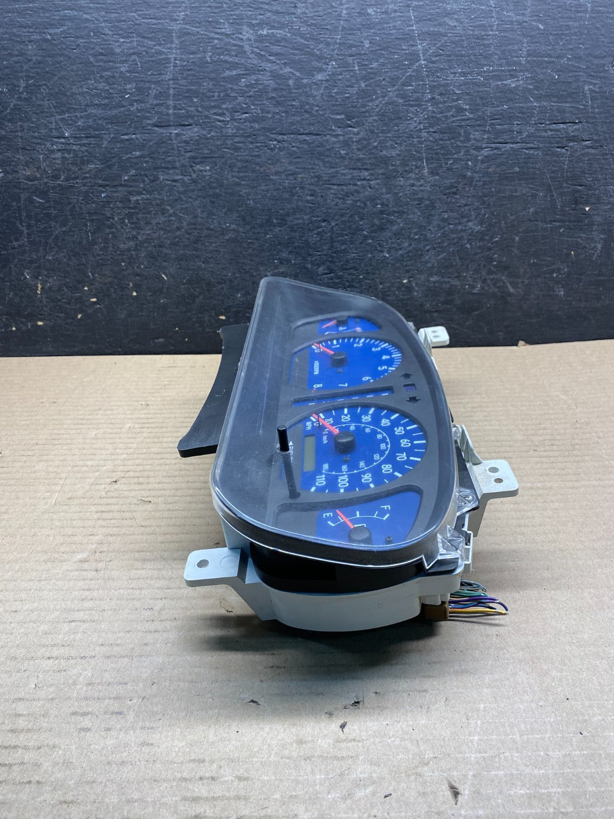 2001 2003 Toyota Sienna Speedometer Cluster Gauge AH9682 DW2