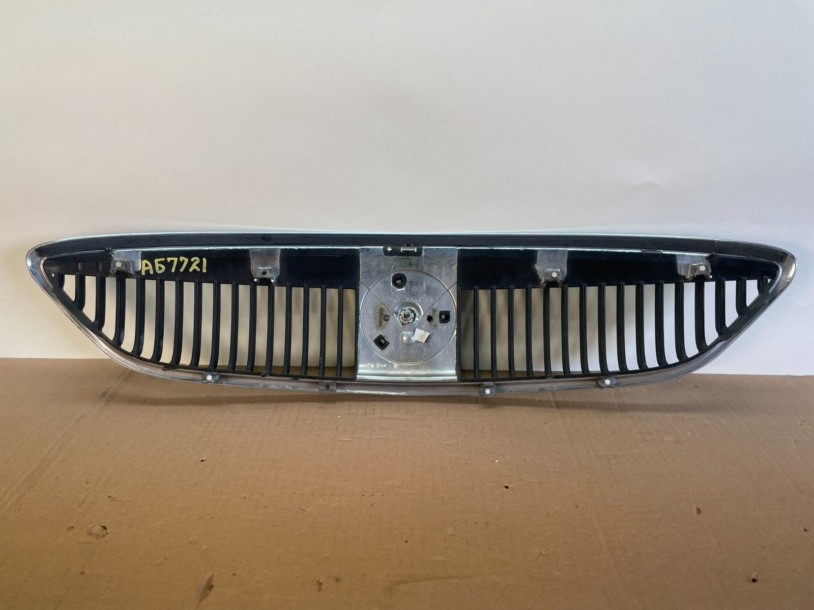 2000 to 2003 Mercury Sable Front Upper Grille Grill ag7721 DG3