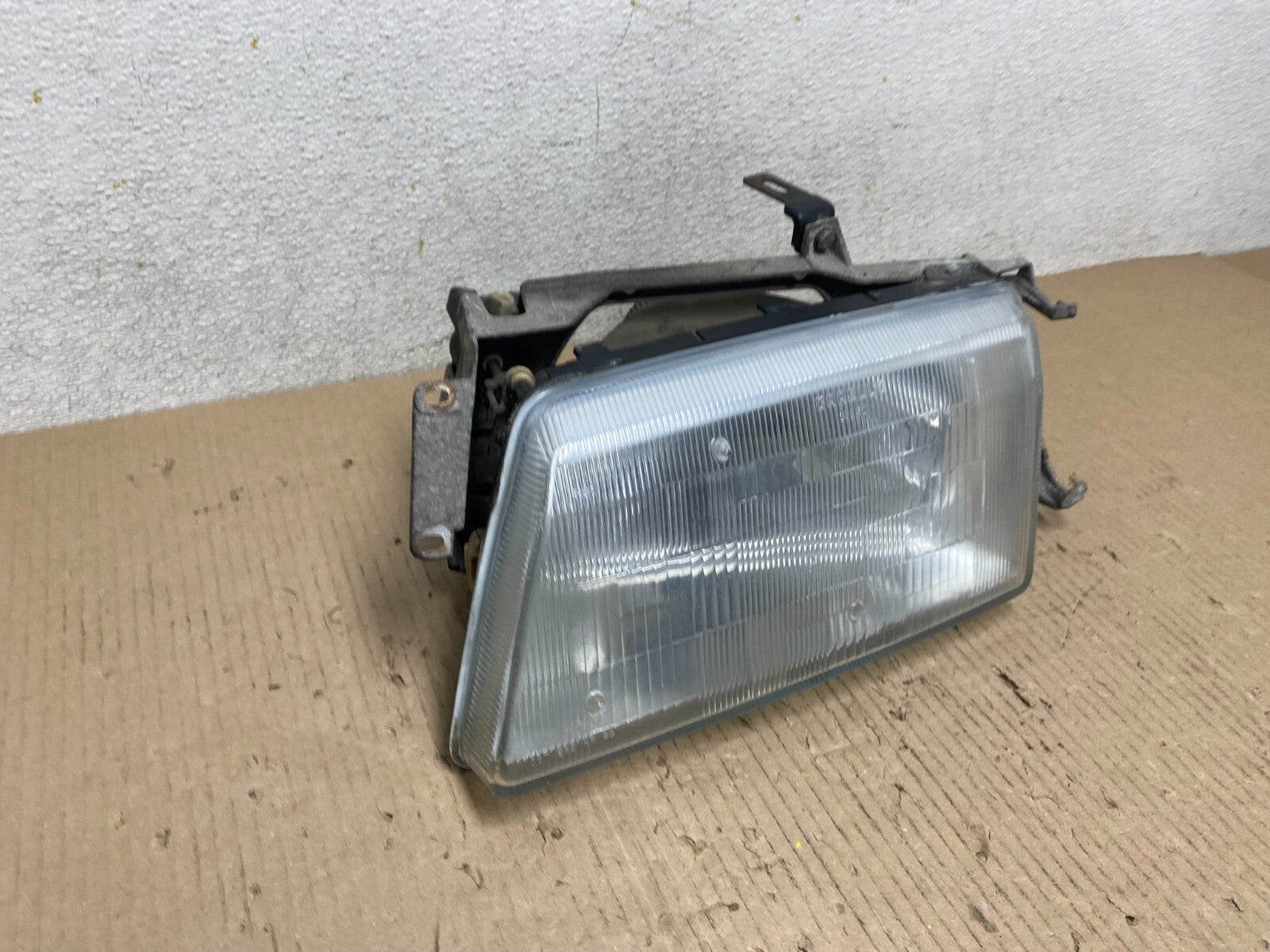 1991 to 1995 Alfa Romeo 164 Carello Left Driver LH Halogen Headlight L5198 DG2