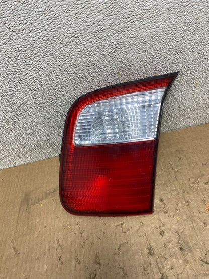 2001 - 2002 Subaru Forester Right Passenger RH Inner Lid Tail Light Oem W7529 DW0