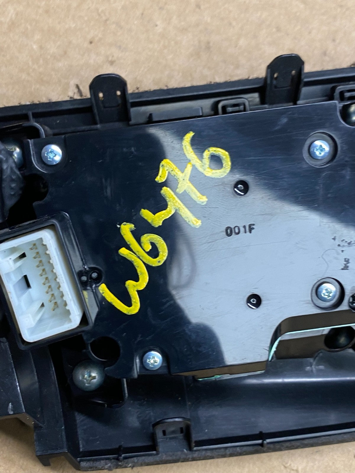 2009-2014 Nissan Murano AM FM Radio CD Control Panel W6476 DG7