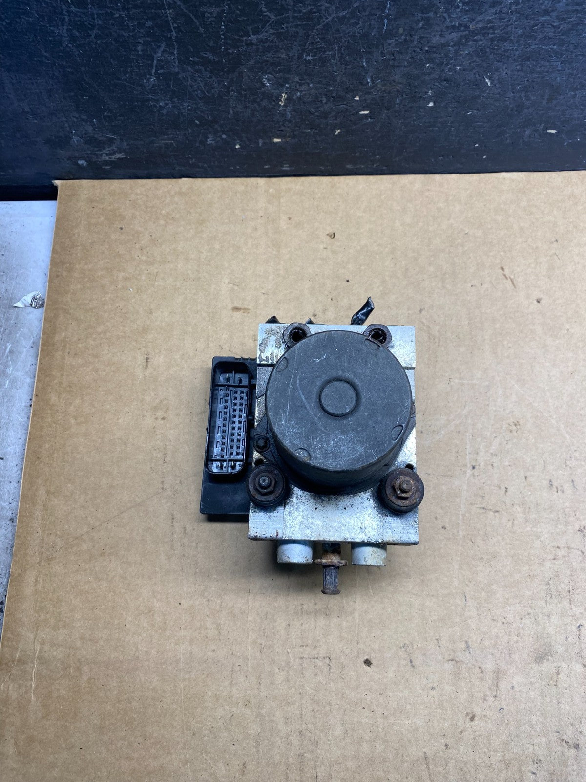 2009 2014 Chevrolet Tahoe Suburban ABS Anti Lock Brake Pump AH7227 DW5