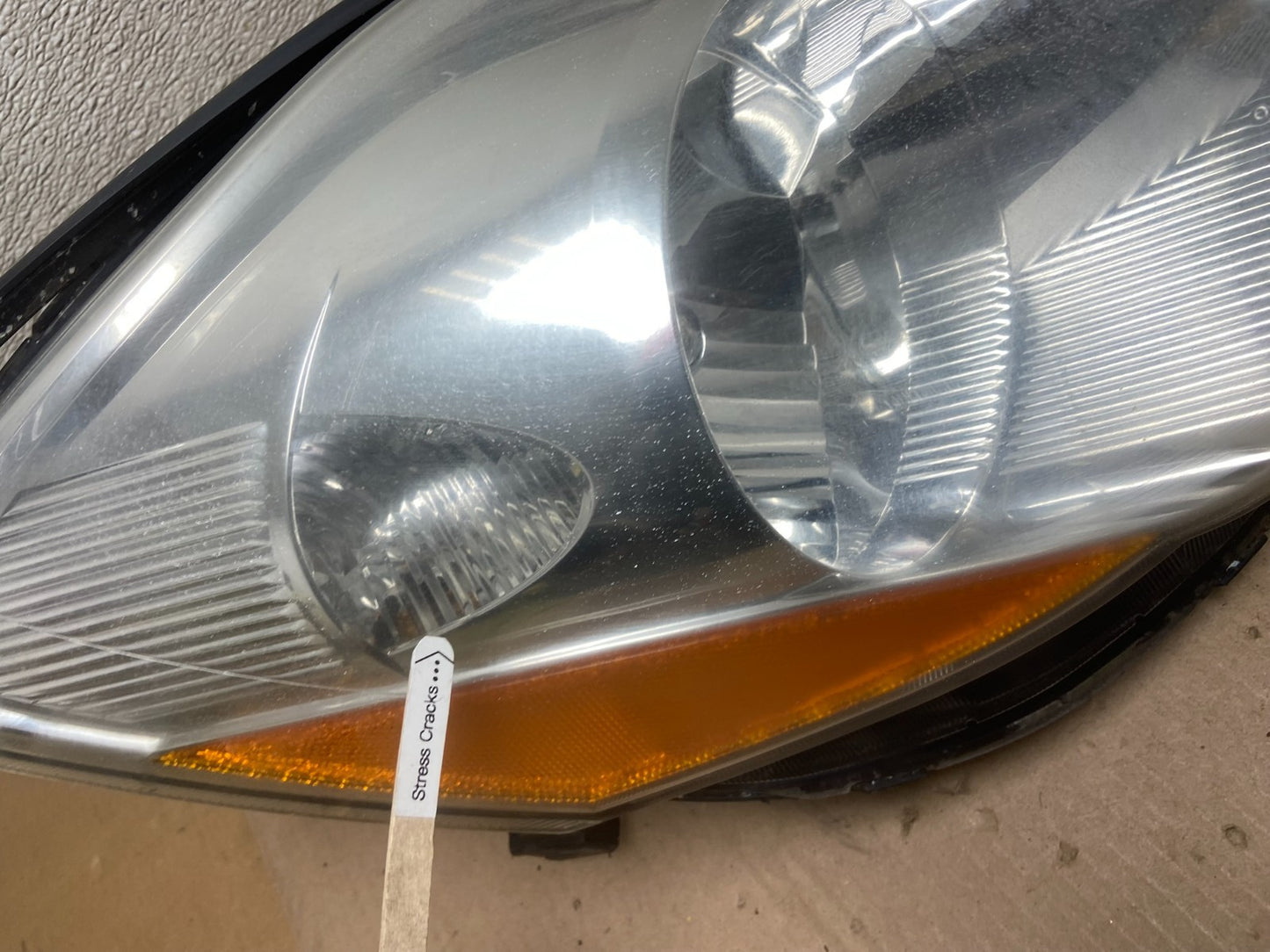 2006 to 2010 Toyota Sienna Right Passenger Rh Side Headlight Halogen AA1018 DW4