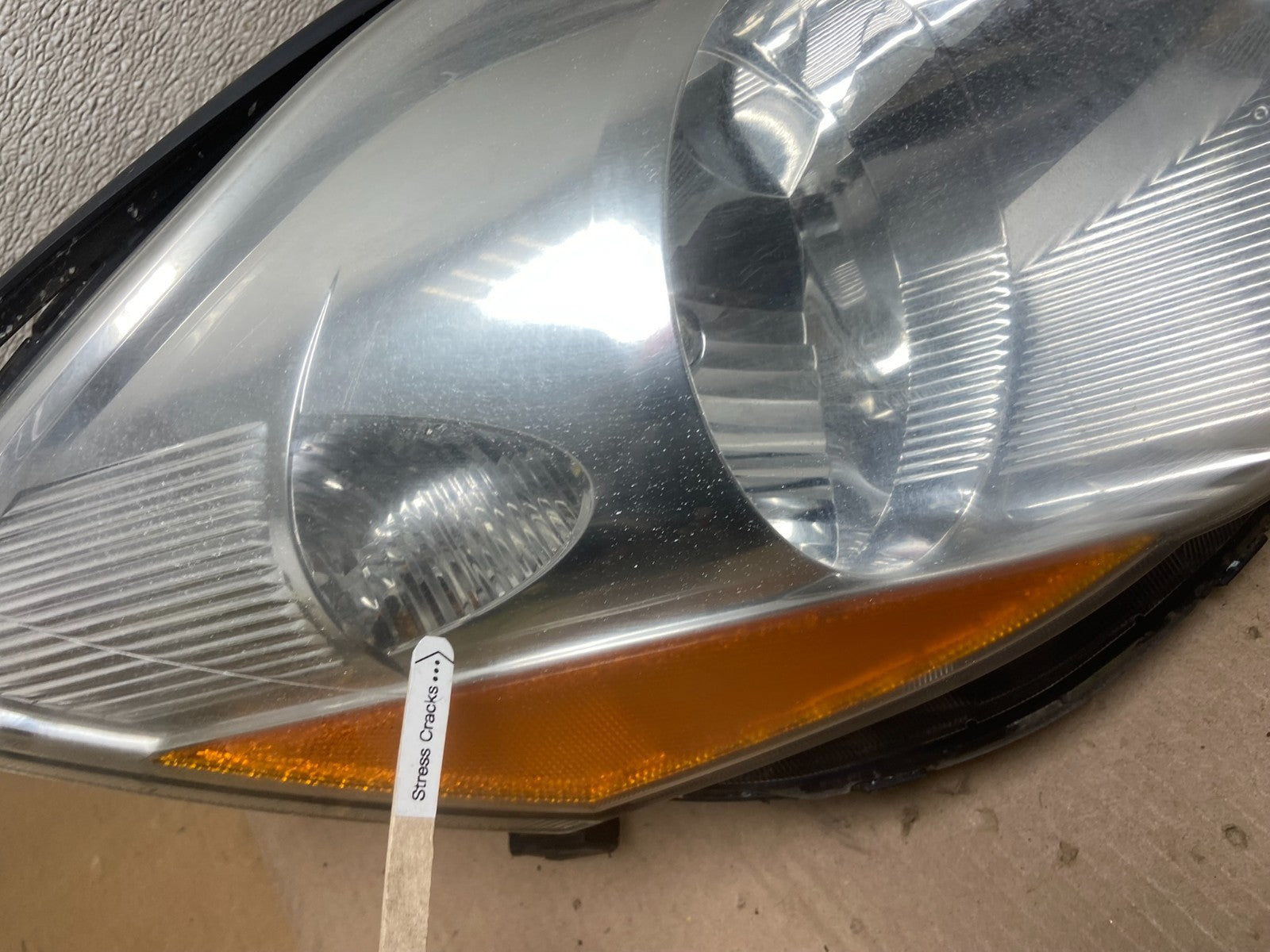 2006 to 2010 Toyota Sienna Right Passenger Rh Side Headlight Halogen AA1018 DW4