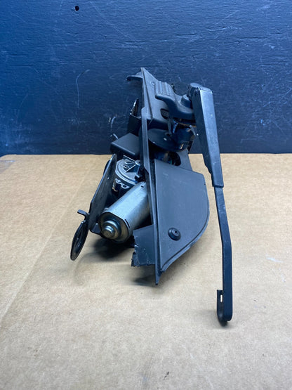 2003 to 2008 Ford Expedition Navigator Rear Windshield Wiper Motor AD7441 DG2