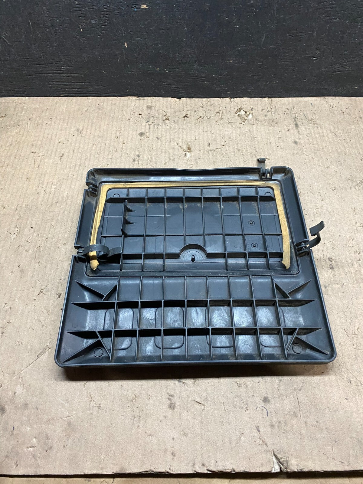 2008 to 2012 Ford Escape Engine Motor Cover Oem j1261 DG4