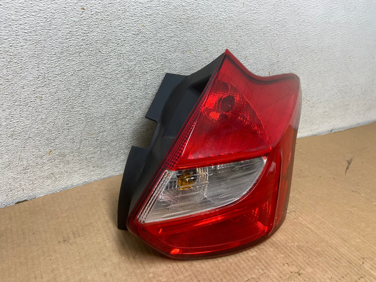 2012-2014 Ford Focus Hatchback Right Passenger Side Rh Tail LIght AI6982 LK2