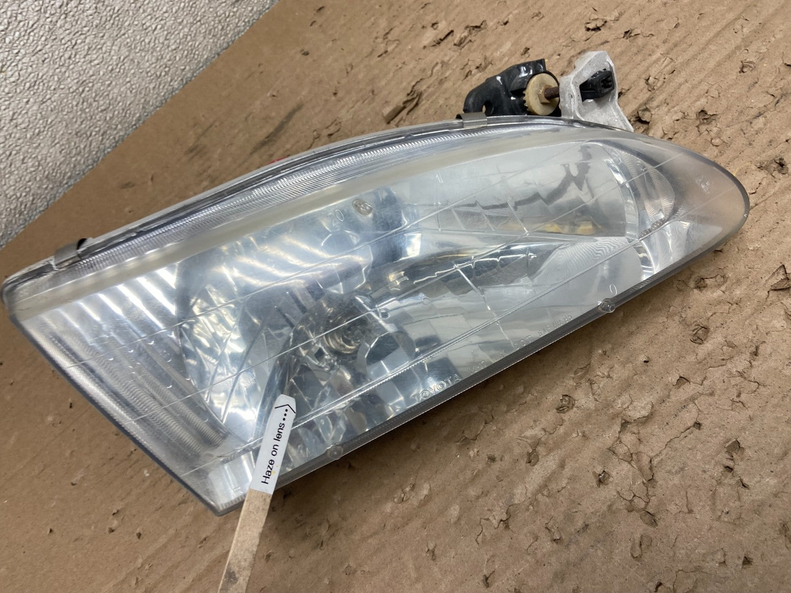 1998 to 2000 Toyota Corolla Front Right Passenger RH Headlight AB1662 DW4