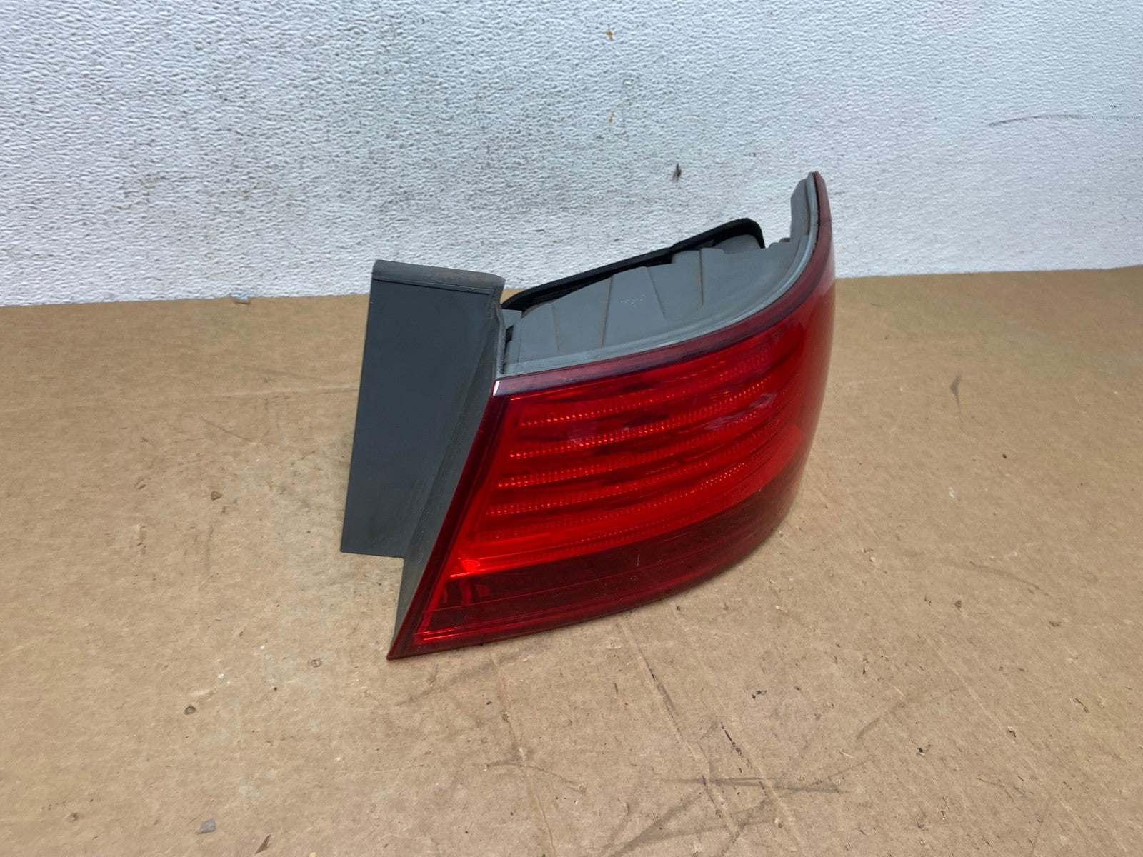 2009 to 2010 Hyundai Sonata Right Passenger Side Tail Light AD6340 LK2