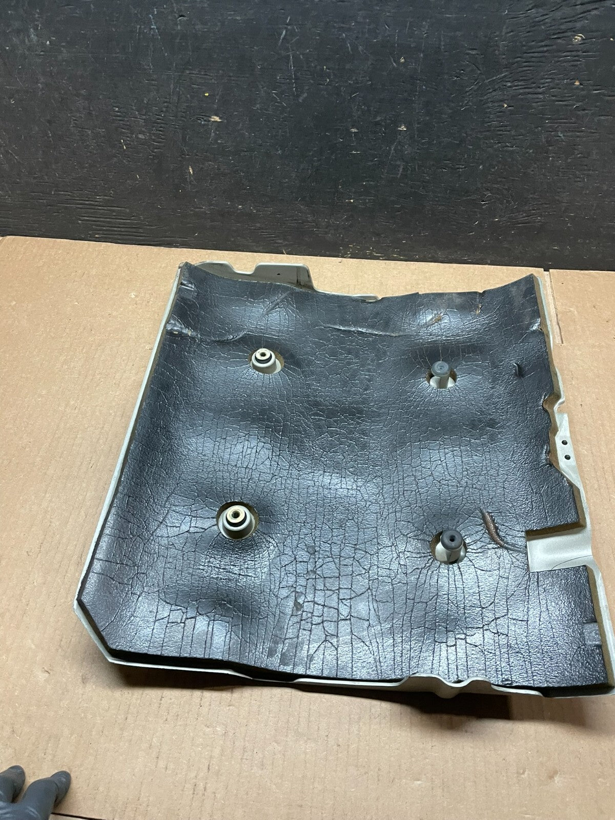 2001 to 2004 Cadillac Deville Seville Northstar Engine Motor Cover J7378 DG7