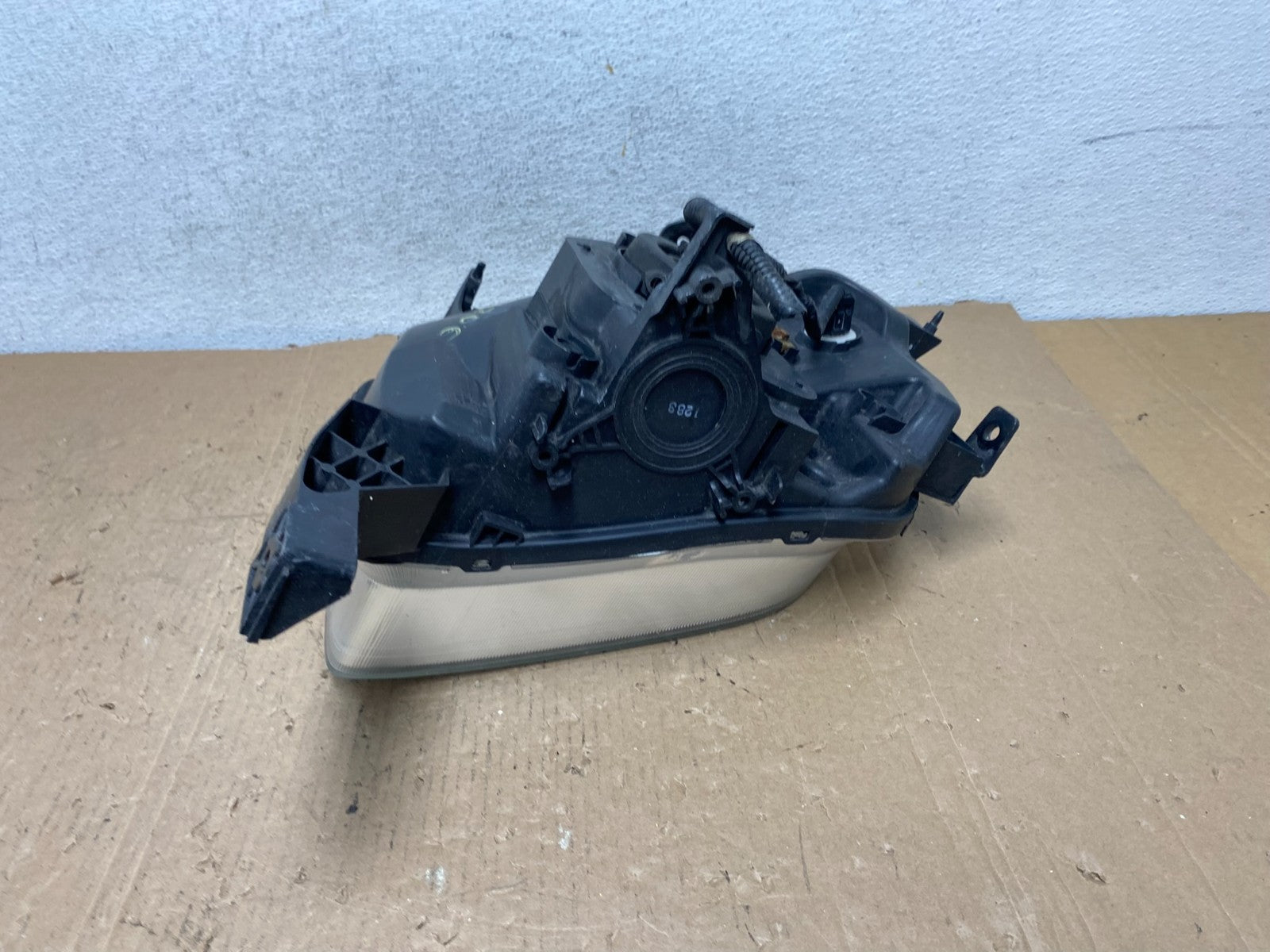 2003 to 2006 Honda Element Right Passenger Rh Side Headlight AD8206 DW7