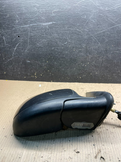 2003-2006 Chevrolet Tahoe Suburban Right Passenger Turn Door Mirror OEM X0877 DG3