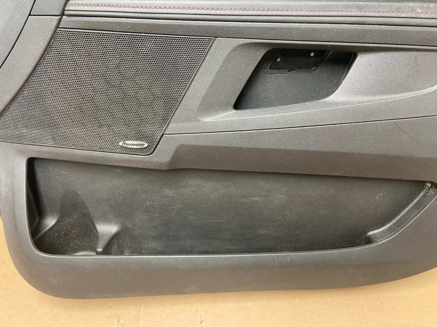 2012 to 2015 Chevrolet Equinox Front Right Passenger RH Door Panel R4914 DG5