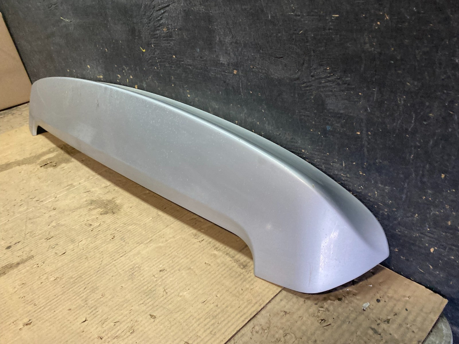 2003 to 2004 Mitsubishi Outlander Rear Spoiler 3RD Brake Light OEM X3312 DG1