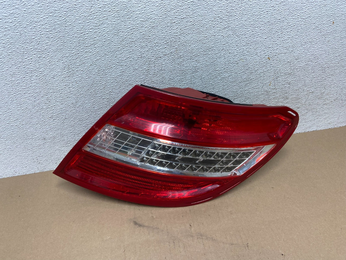 2008 - 2011 Mercedes C-Class Right Passenger RH LED Tail Light AG6608 DW0