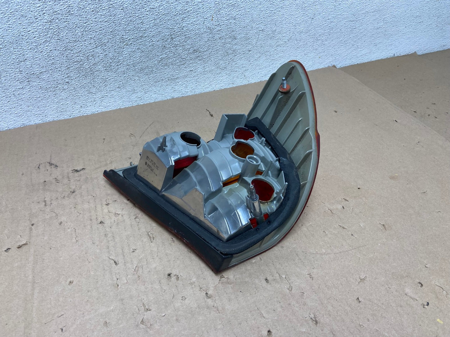 2002 - 2005 BMW 3 E46 Series Right Passenger RH Side Tail Light AG6761 LK5